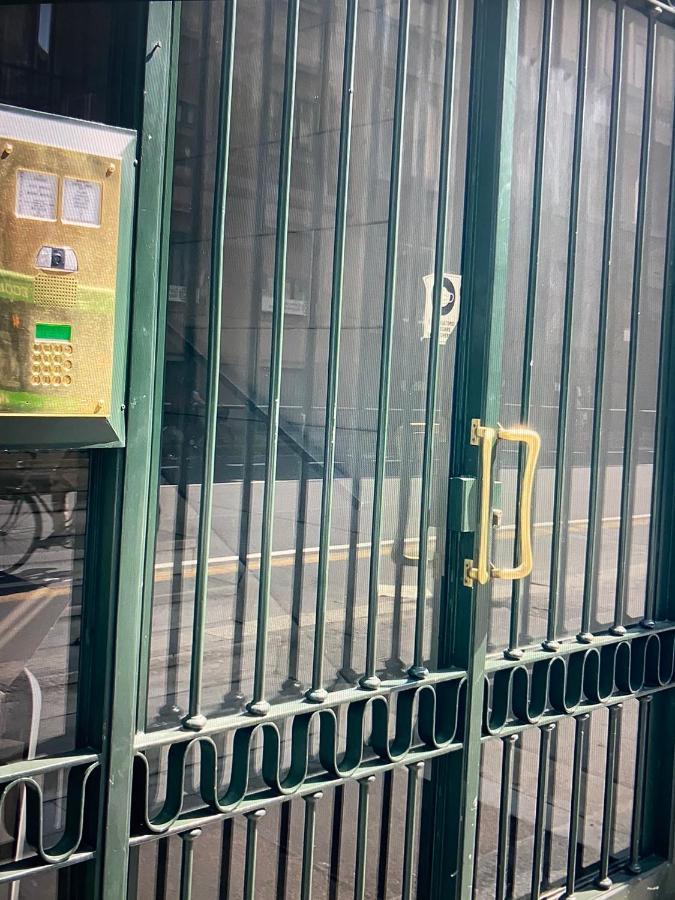 Milano - Delizioso Appartamento In Pieno Centro. Fancy Yellow Apartments Екстериор снимка