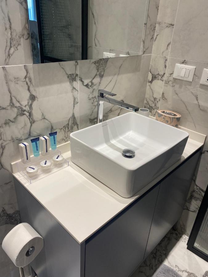 Milano - Delizioso Appartamento In Pieno Centro. Fancy Yellow Apartments Екстериор снимка